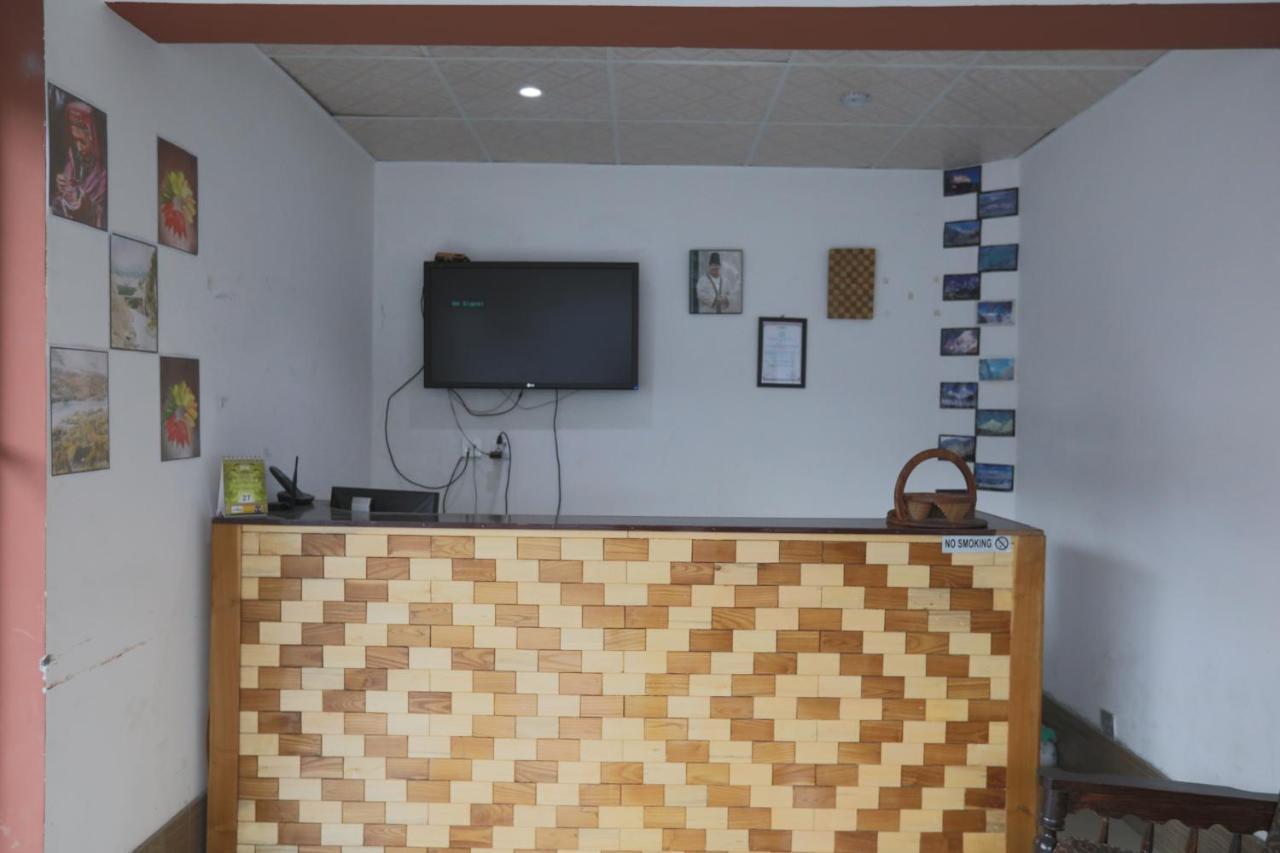 Hunza City Hotel Karimabad  Экстерьер фото