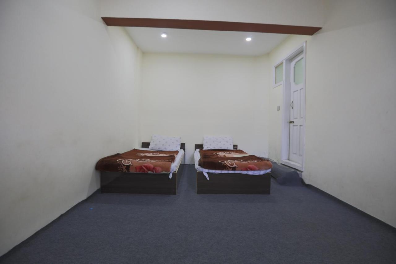 Hunza City Hotel Karimabad  Экстерьер фото